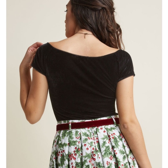 Hell Bunny Pizzazz You Like It Velvet Top  - Picture 3 of 4